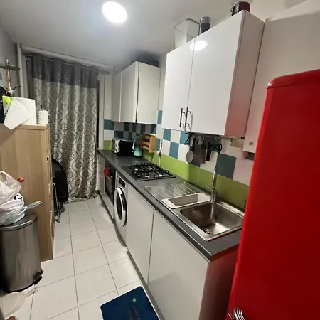 138 Rue Gabrial * Сен-Дени